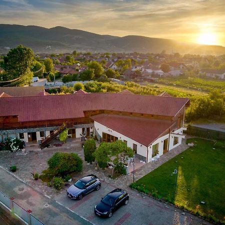 Pensiunea Ara Alba Iulia Esterno foto