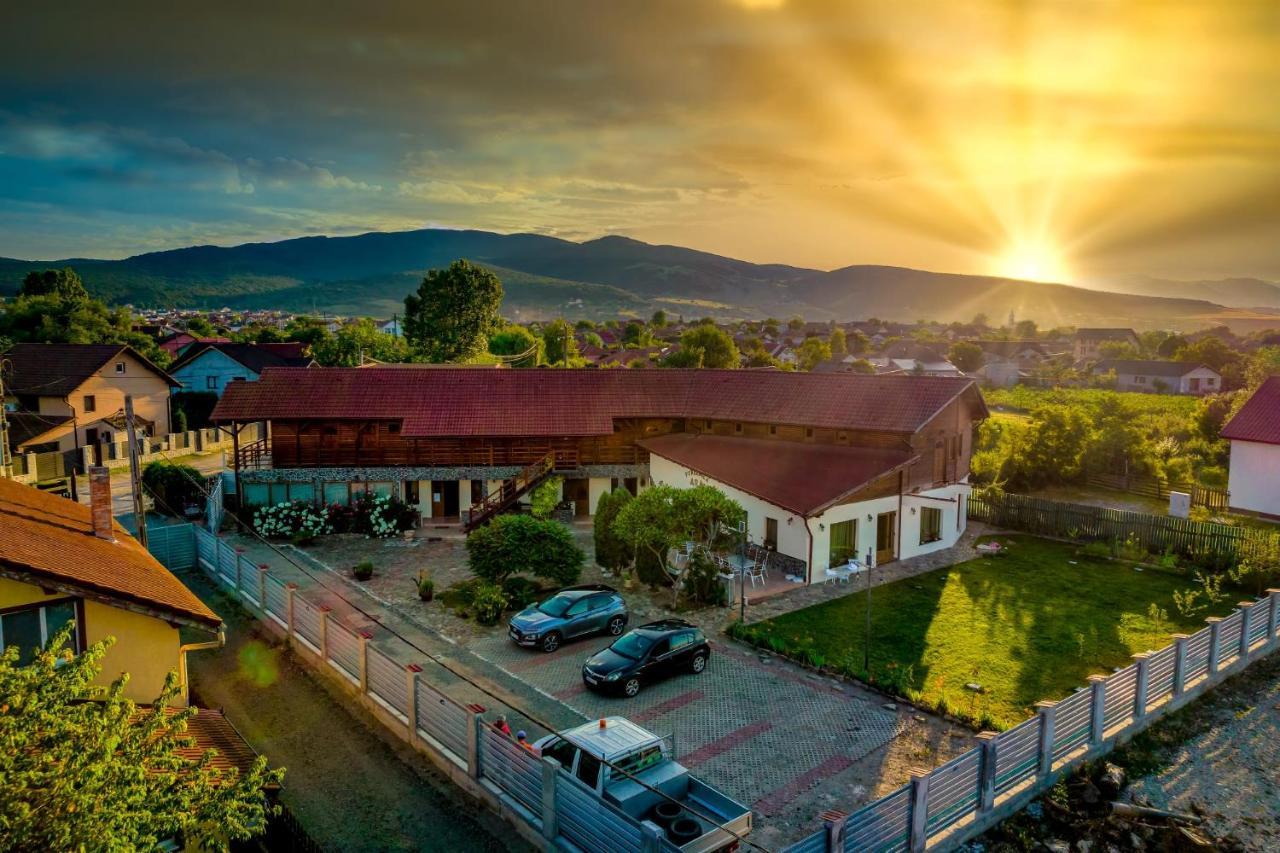 Pensiunea Ara Alba Iulia Esterno foto